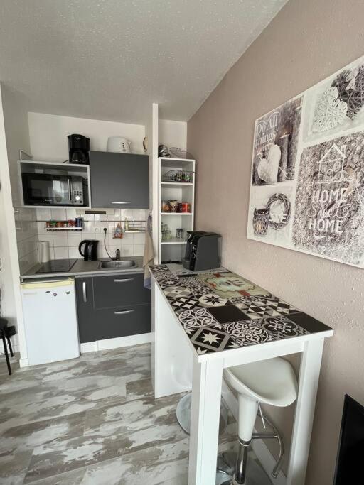 Brest Saint-Marc : Appart T1 Bis Bien Situe Wifi Bagian luar foto