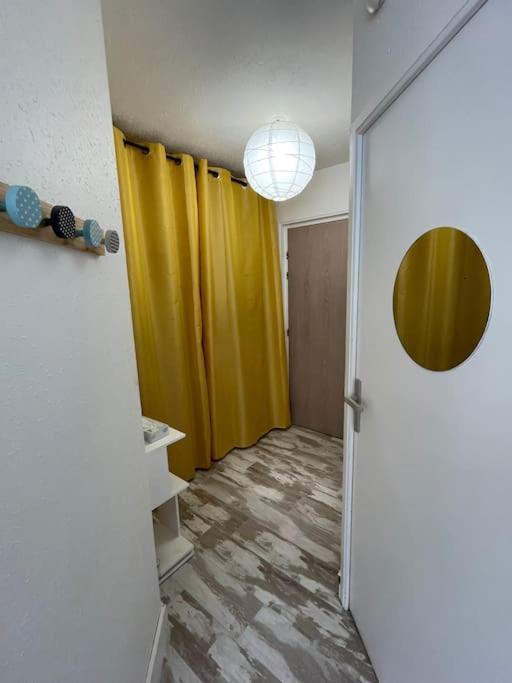 Brest Saint-Marc : Appart T1 Bis Bien Situe Wifi Bagian luar foto